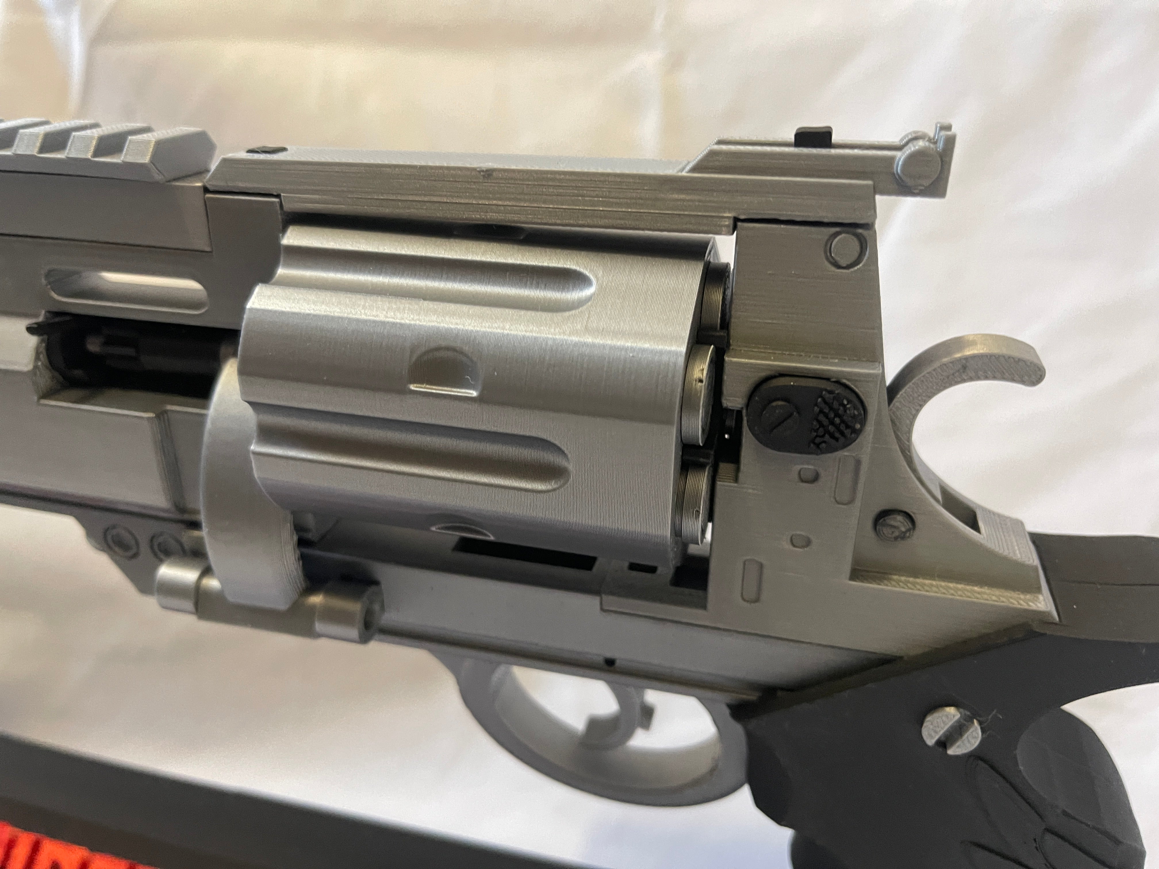 Leon Kennedy RSH-12 Requiem Revolver Model Kit / Cosplay Prop Replica